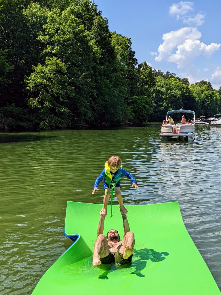PACKING ESSENTIALS FOR AN A+ BOAT DAY WITH KIDS.