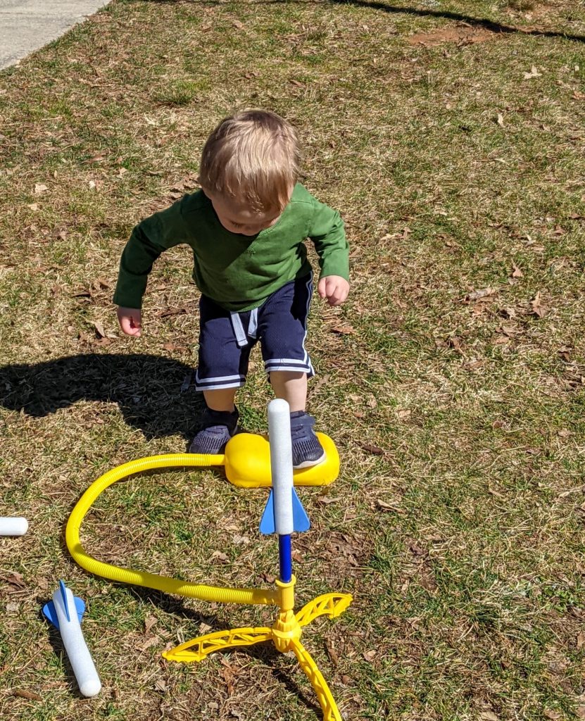 THE PERFECT TOY FOR OUTSIDE PLAY.