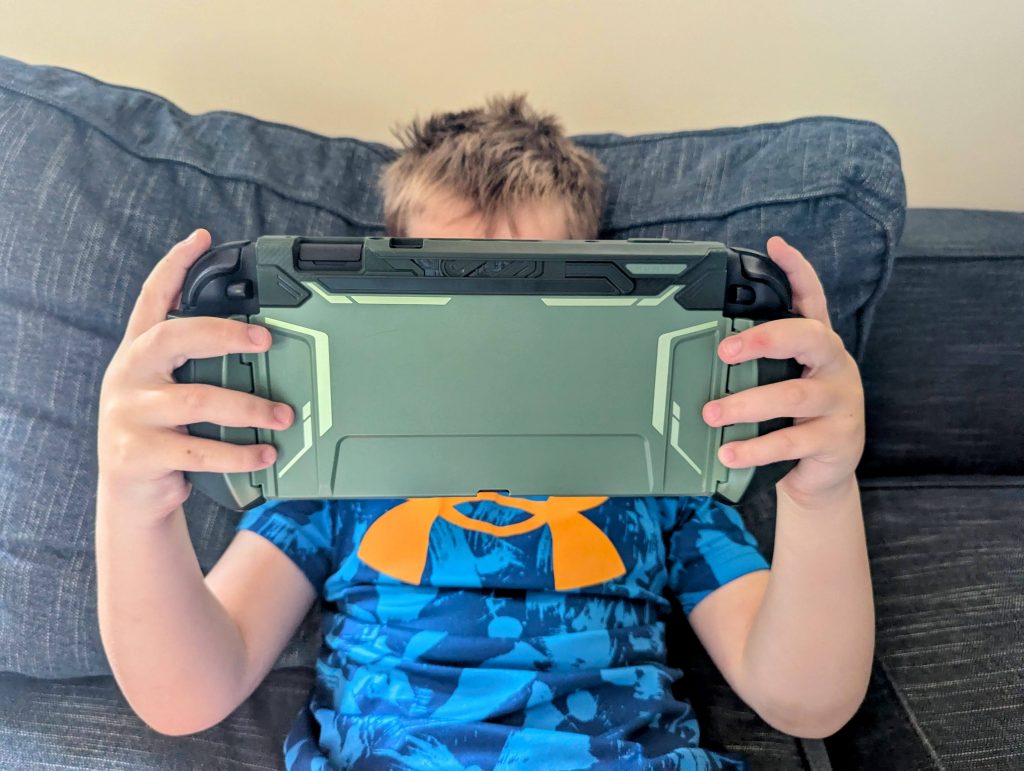 KEEP YOUR KIDS SAFE WHILE GAMING: THE ULTIMATE PARENT'S GUIDE TO THE NINTENDO SWITCH