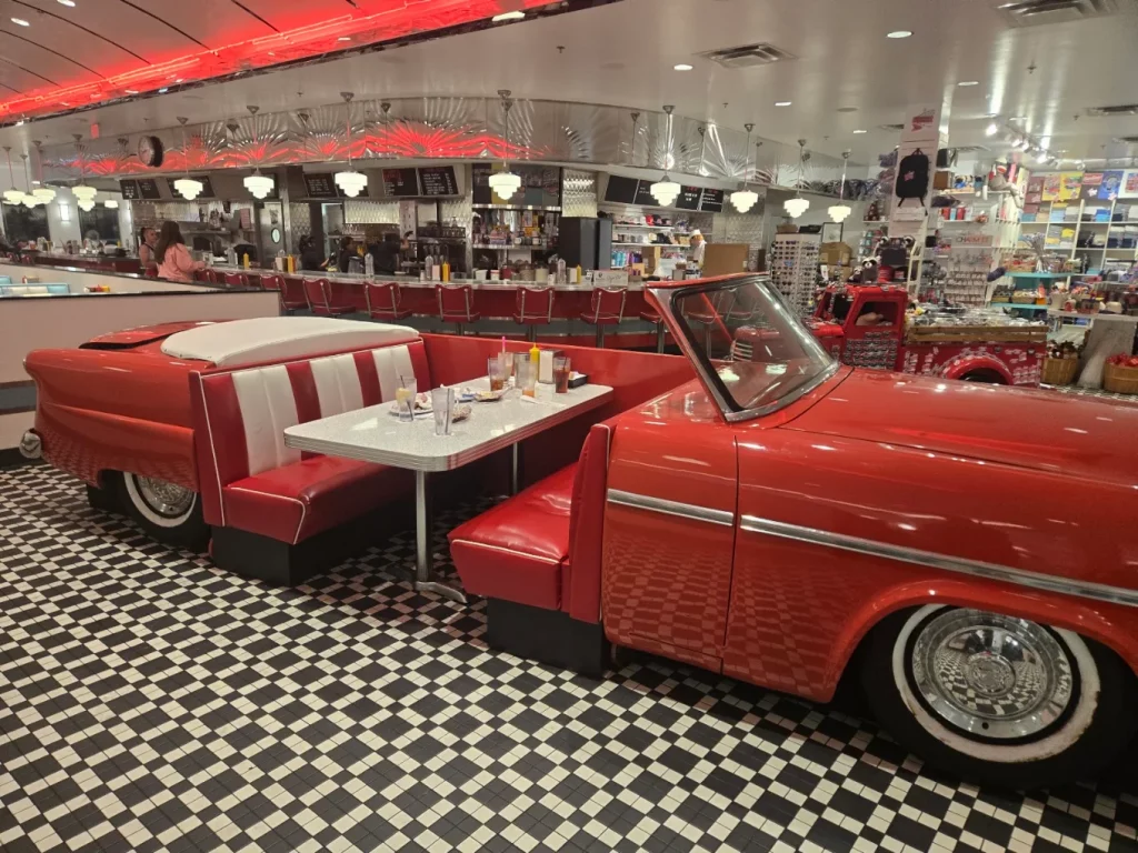 AIN’T NOTHING FINER THAN THE SUNLINER DINER.